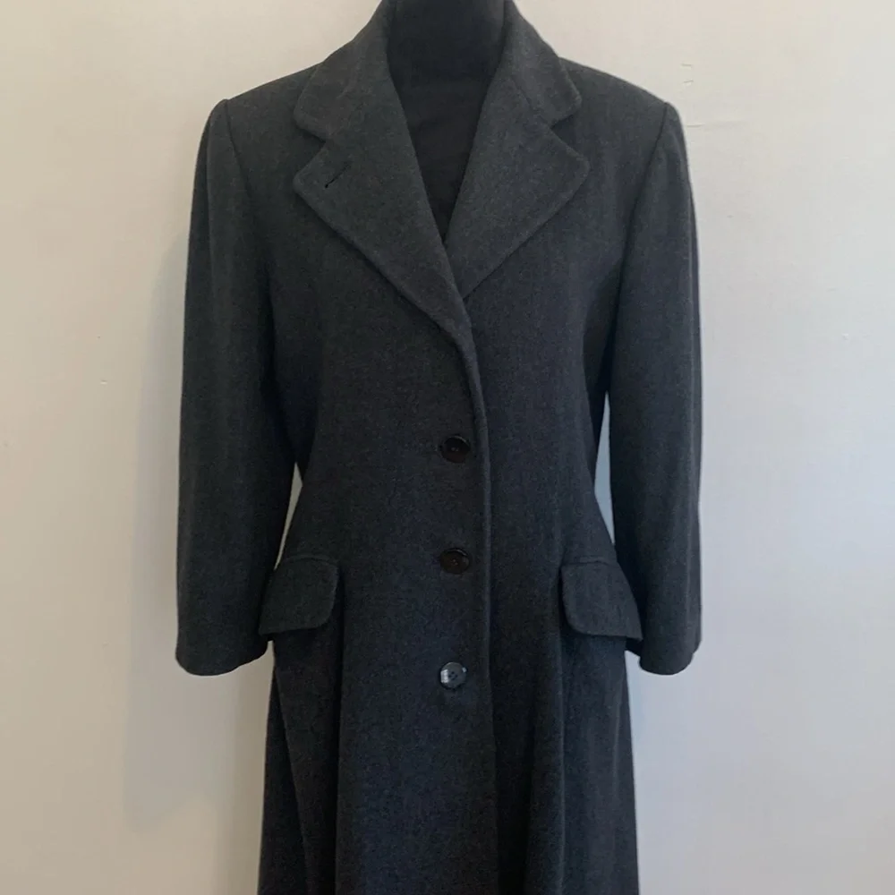 Countess Sarah Coat - Picture 4 of 14
